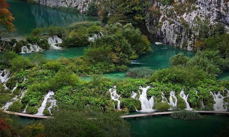 بحيرات بليتفيس .. جوهرة كرواتيا الثمينة واروع بحيرات العالم