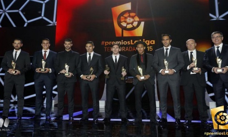 نجوم برشلونة وريال مدريد يحتكرون جوائز الليجا