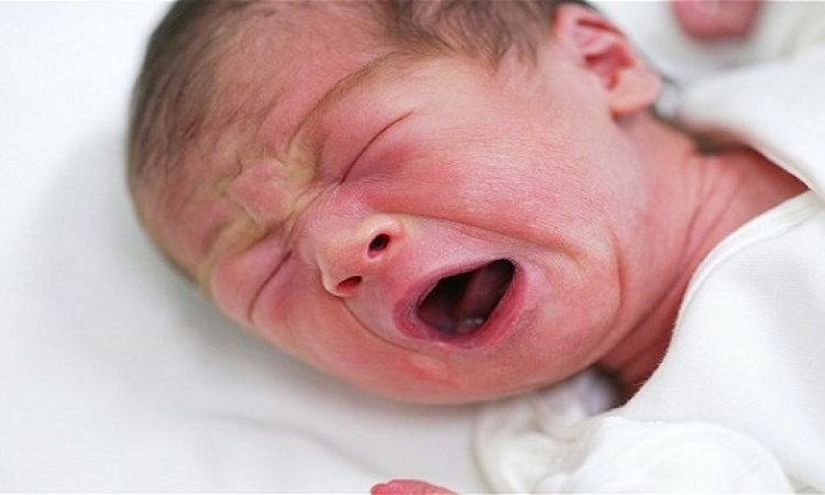 جهاز يكشف عن الألم الذى يشعر به حديثو الولادة