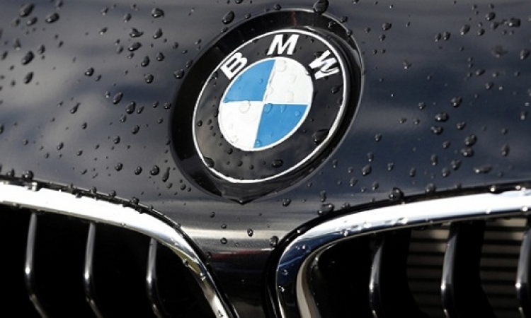 أول سيارة “BMW” يمكن التحكم فيها دون الحاجة إلى لمسها