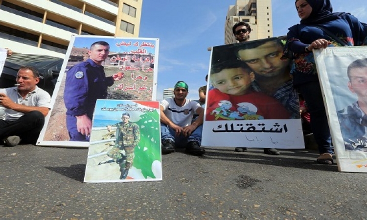 جبهة النصرة تطلق 16 عسكريا لبنانيا فى صفقة تبادل