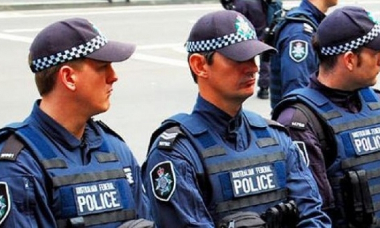 الشرطة الاسترالية تعتقل شخصين لمحاولتهما مهاجمة مباني حكومية