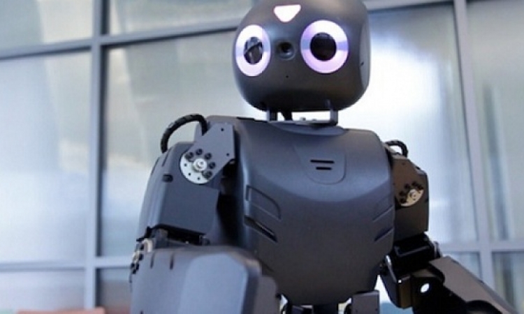 روبوت على شكل دافنشى فى معرض دولى باليابان
