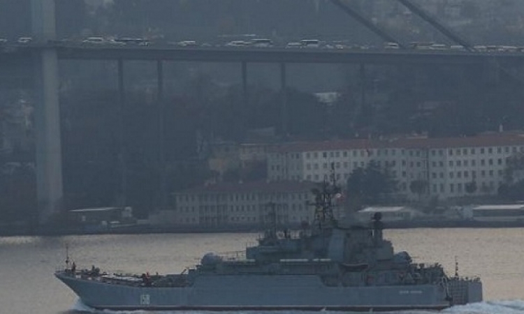 تركيا تتهم روسيا باستفزازها أثناء مرور سفينة حربية روسية عبر مضيق البوسفور