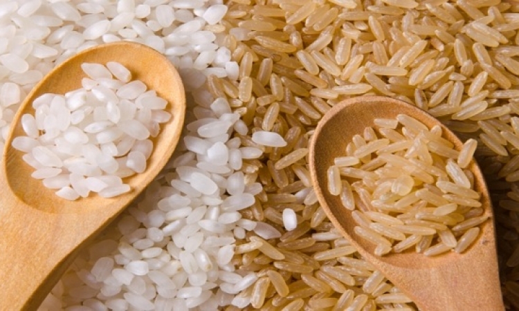 الأرز الأبيض والبنى يحتوى على العديد من الفوائد الغذائية