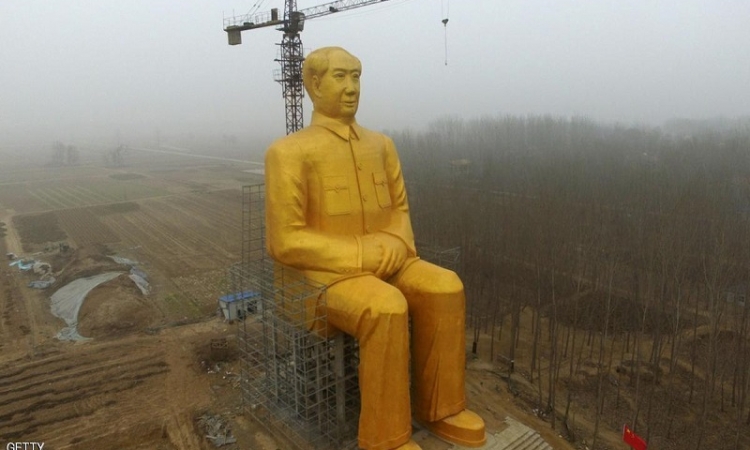 تدمير تمثال ذهبى فى الصين بعد أيام من نصبه