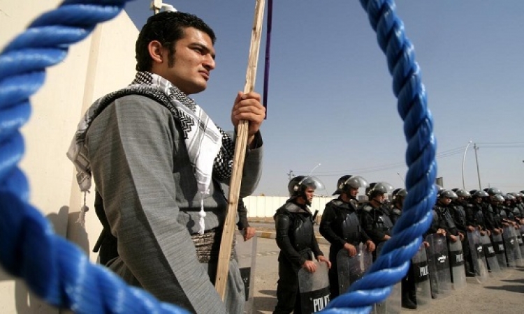 إيران المنددة بالاعدامات .. بلد المشانق المعلقة