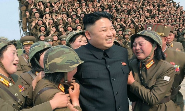 بالصور .. لغز بكاء النساء فى حضور زعيم كوريا الشمالية ؟