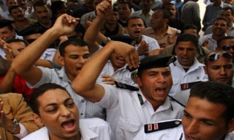 أمناء شرطة يعتصمون بالشرقية .. والداخلية : سنطبق عليهم قانون التظاهر