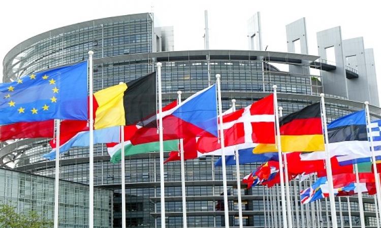 البرلمان الأوروبى يطالب بفرض حظر أسلحة على السعودية
