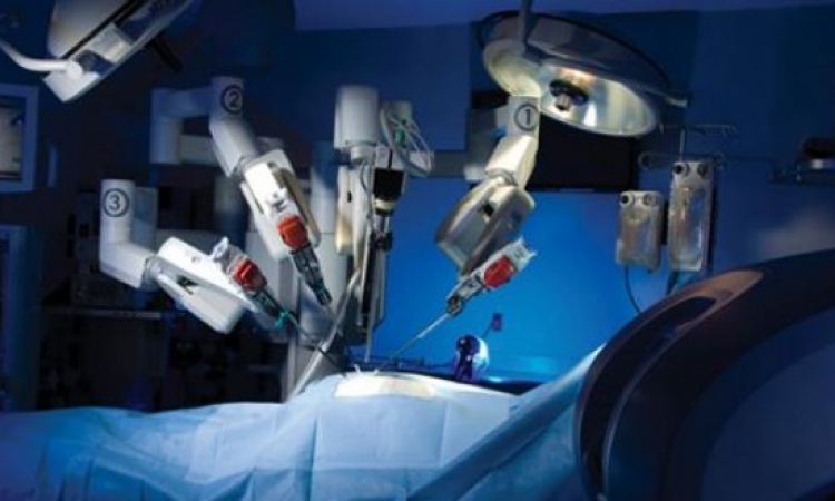 جوجل تخترق غرفة العمليات بروبوتات خاصة للجراحة
