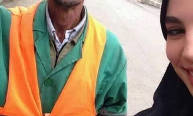فصل عامل النظافة الجزائرى صاحب صورة «سيلفى الفخر»