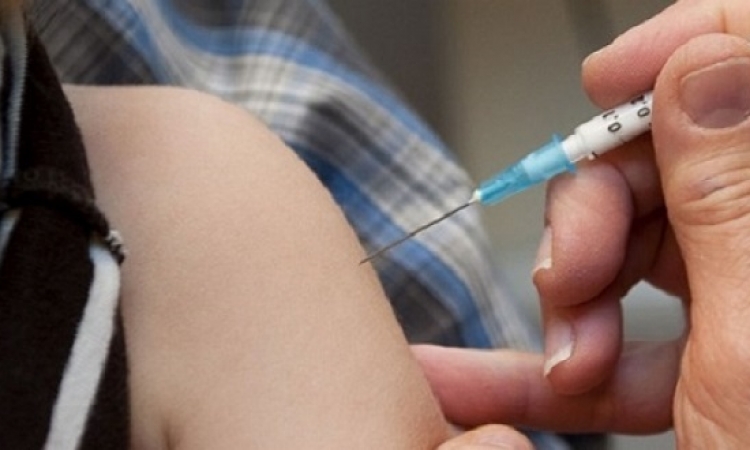الصين تطور تطعيماً ضد مرض الحمى الثلاثية