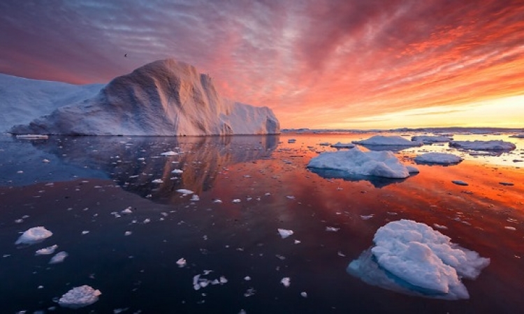 جرينلاند .. الأرض الخضراء البديعة وجبالها الثلجية الساحرة