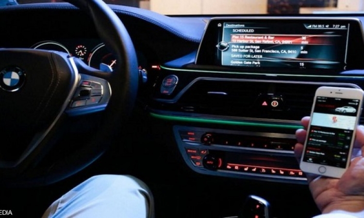 BMW تطلق تطبيقاً جديداً يساعد على قيادة السيارة