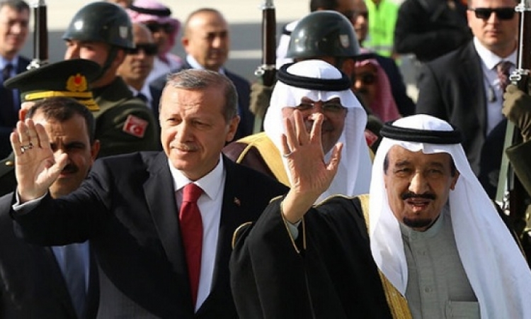 الرئيس التركى يستقبل خادم الحرمين بالخّيالة والسيوف