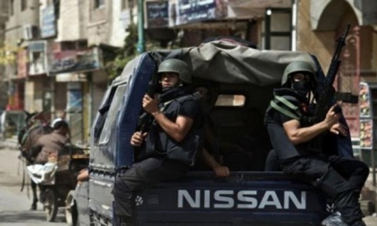 قوات الأمن تنتشر فى 17 محافظة وتطوق مطار القاهرة