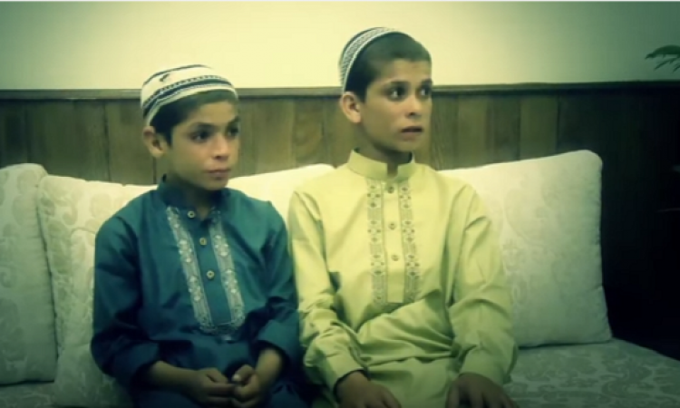 مرض غريب يصيب شقيقين في باكستان يمنعهم من الحركة ليلا