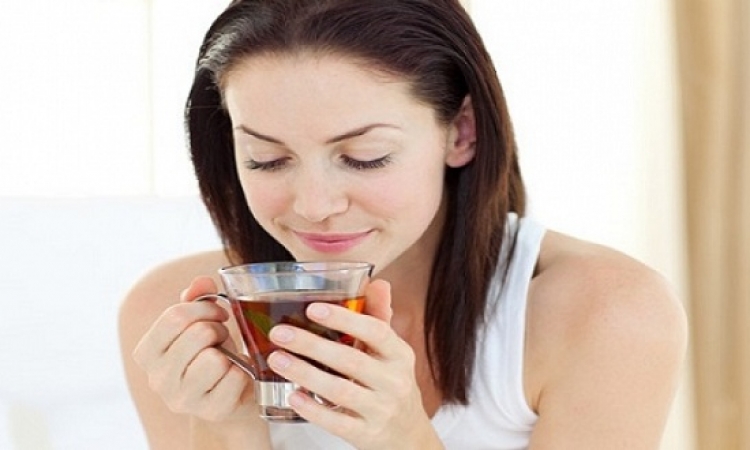 الشاى يحميكِ من الإصابة بمرض الزهايمر