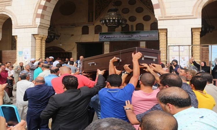 بالصور .. تشييع جثمان وائل نور من مسجد السيدة نفسية