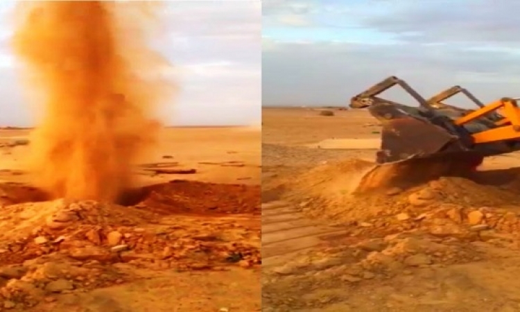 بالفيديو .. حفرة بالسعودية تقذف لأعلى كل ما يرمى بداخلها
