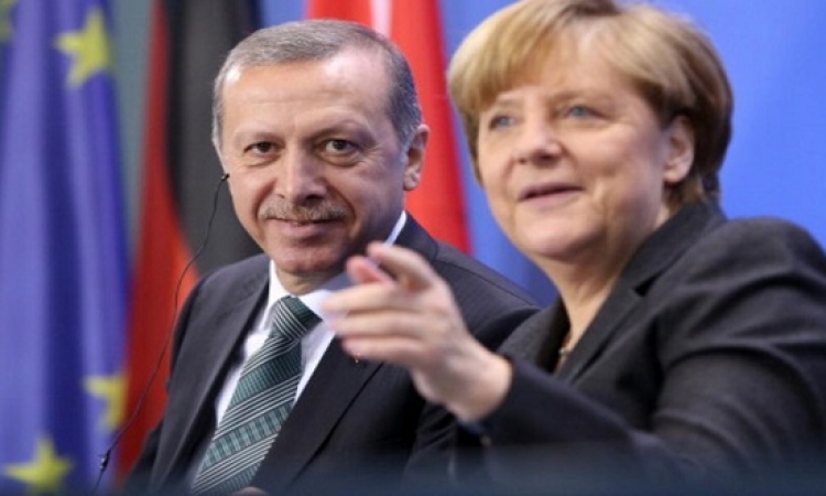 ميركل تعبر عن قلقها البالغ من أوضاع تركيا تحت رئاسة اردوغان