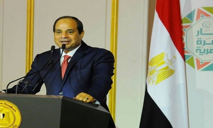 السيسى يؤكد عدم التفريط فى تراب مصر ويدعو للثقة بين القيادة والشعب