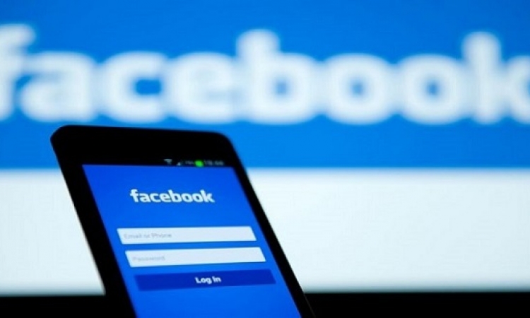 الحكومة تنفى فرض ضرائب على حسابات فيسبوك