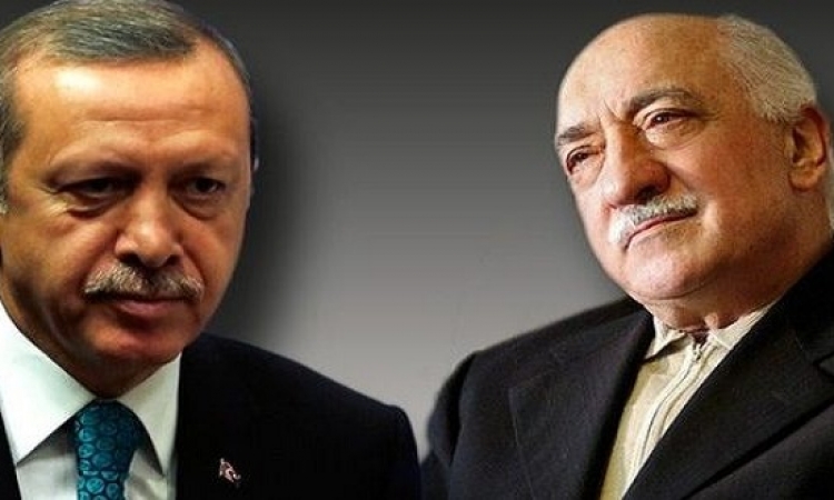 أردوغان يحث الأتراك على الوشاية بأتباع جولن