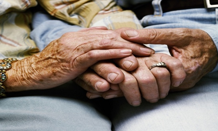 مسنان أمريكيان تزوجا 63 عاما وتوفيا فى ساعة واحدة