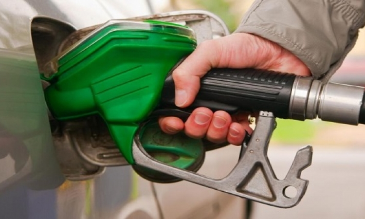 المالية : لا تأثير للقيمة المضافة على أسعار الوقود