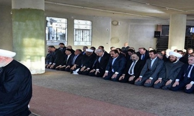 الرئيس السورى بشار الأسد يصلى العيد فى داريا