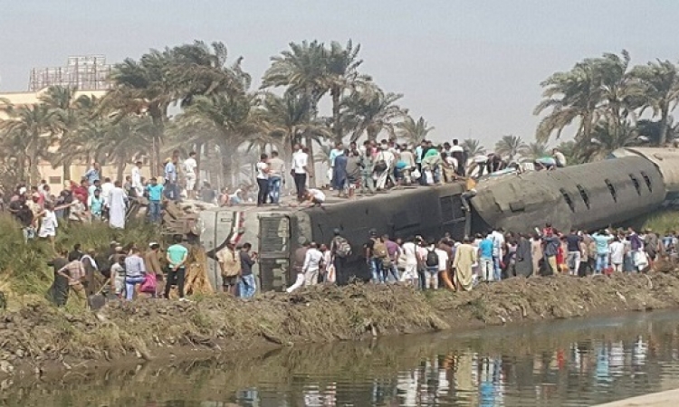 5 وفيات و 27 مصاباً فى خروج 3 عربات من قطار إسوان عن القضبان بالعياط