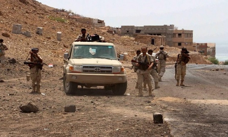 الجيش اليمنى يقتحم معسكر تنظيم القاعدة فى أبين