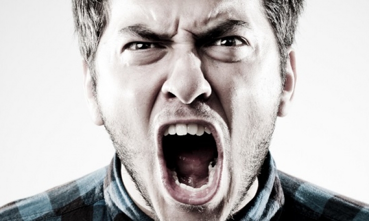 الغضب الشديد يضاعف خطر الإصابة بنوبات القلب