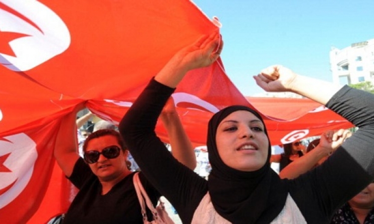 التونسيون يتجاهلون دعوات التظاهر خشية الفوضى .. اتعلموا !!