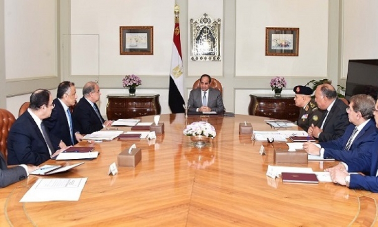 الرئيس السيسى يعقد اجتماعاً لمتابعة السياسات المالية ويوجه بتكثيف الرقابة على الأسواق