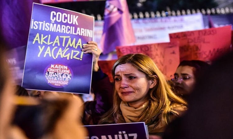 رغم المظاهرات .. حزب اردوغان يستعد لتمرير قانون الزواج بالمغتصبة