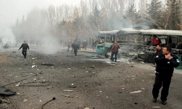 عشرات الضحايا فى تفجير حافلة للجيش بوسط تركيا