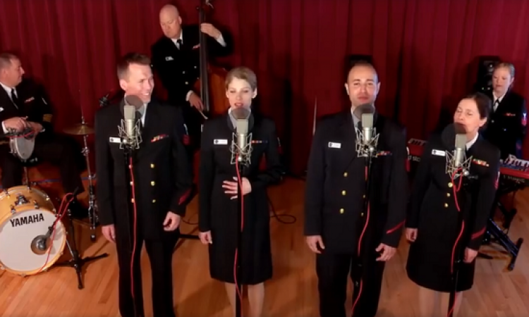 بالفيديو.. جنود البحرية الأمريكية يغنون “فيها هاجة هلوة”