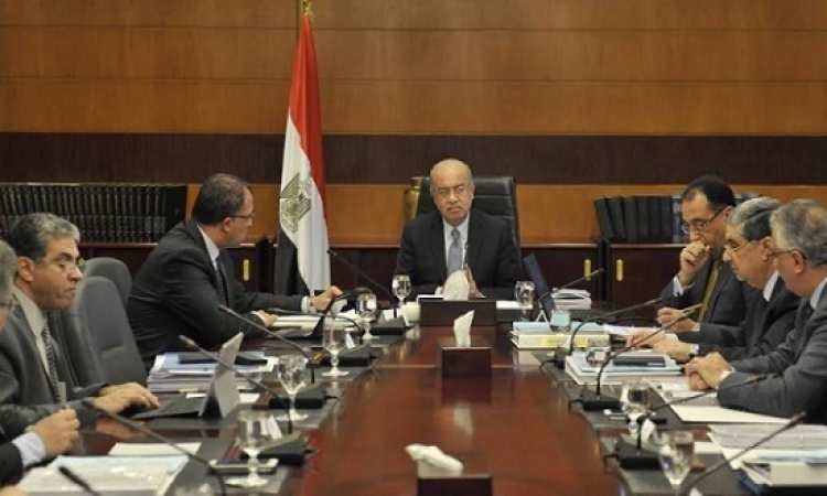 إسماعيل يرأس آخر اجتماع للحكومة قبل تقديم قائمة مرشحى التعديل الوزارى للبرلمان