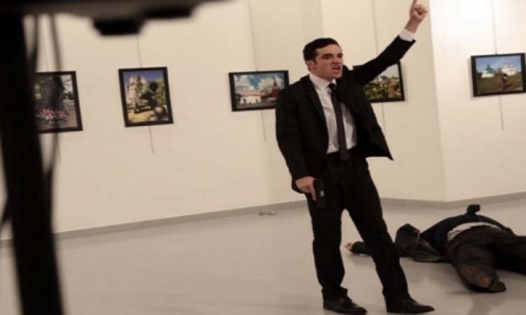 بالفيديو .. لحظة إطلاق النار على السفير الروسى فى تركيا