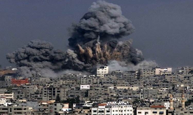 الجيش الإسرائيلى يقصف غزة