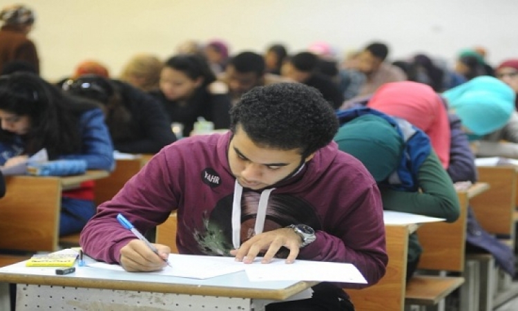 رئيس الثانوية العامة يؤكد تسريب امتحان اللغة العربية وضبط من قام بالتسريب