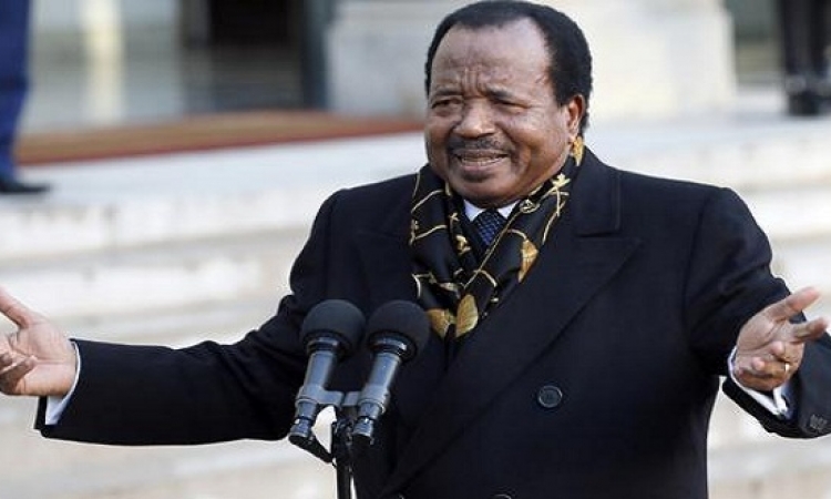 رئيس الكاميرون يرصد 100 مليون فرانك مكافأة حال الفوز
