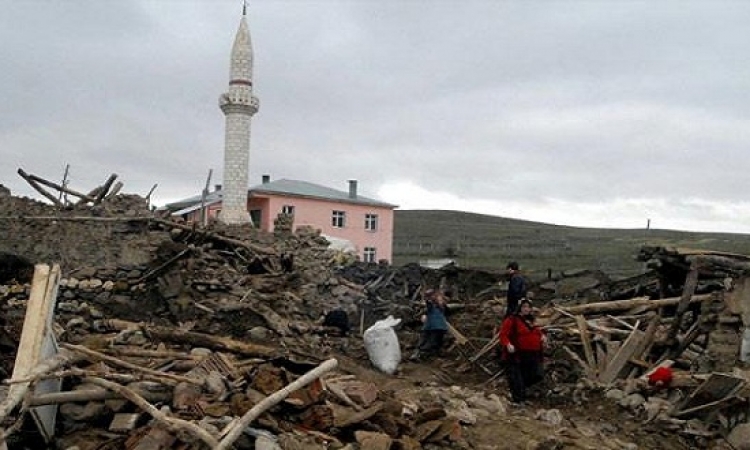 زلزالان شمالى تركيا يدمران عشرات المنازل