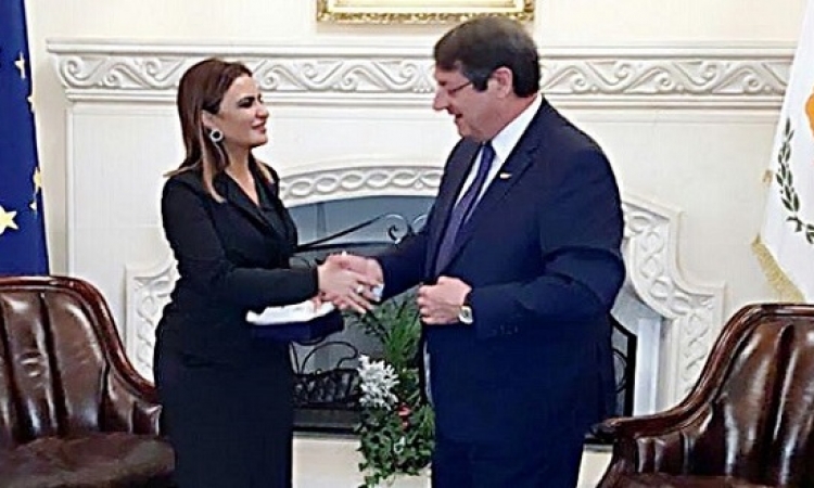 بالصور .. سحر نصر تبحث مع رئيس قبرص تعزيز العلاقات الثنائية
