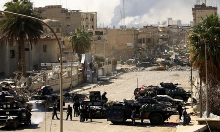 القوات العراقية تواصل احكام سيطرتها على حى المنصور غرب الموصل