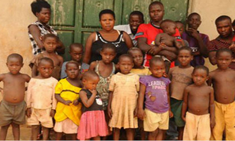 امرأة أوغندية عمرها 37 عاما تنجب 38 طفلا