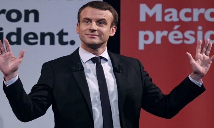 ماكرون يحيى ناخبيه على دعمه برئاسة فرنسا وإنقاذ أوروبا